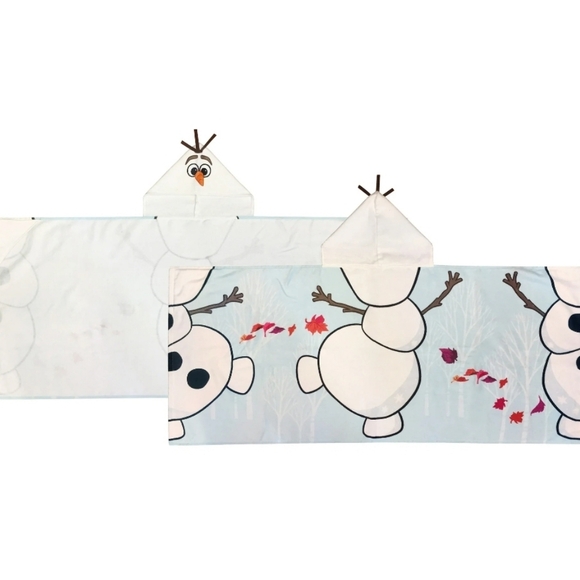 New Frozen 2 Olaf hooded towel - Picture 4 of 5